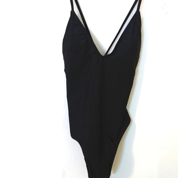 BLACK PLUNGE V-NECK CRISS-CROSS BACK RUCHED BOTTOM ONE PIECE SWIMSUIT SZ MEDIUM - Picture 4 of 9